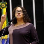 FUTURA MINISTRA DIZ QUE VAI REAJUSTAR VALORES DE BOLSAS DE ESTUDO