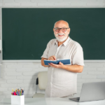 PISO NACIONAL DOS PROFESSORES SOBE PARA R$ 4.420,55